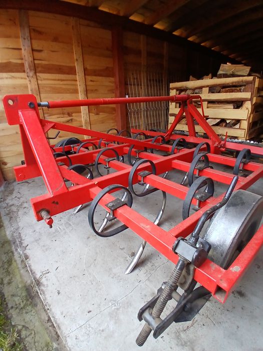 Kultywator 2.10 z wałem.