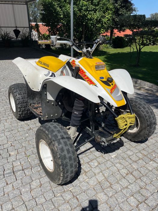 Polaris TrailBlazer 250 2x4 + Atrelado