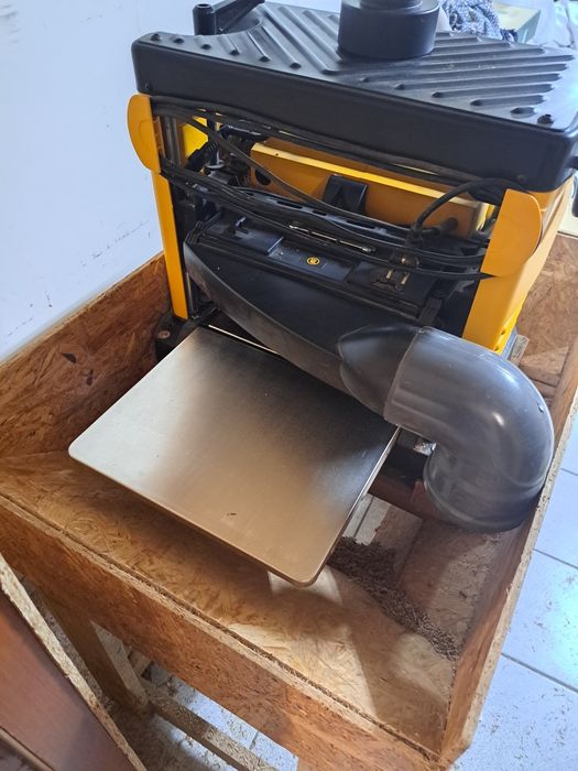 Desengrossadeira DEWALT DW733 + bancada com sistema de recolha