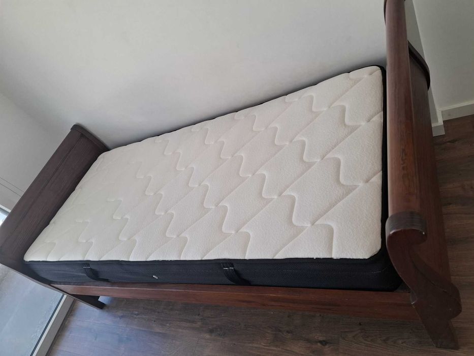 Cama individual  1,90m*0.90m, c/estrado e c/gaveta