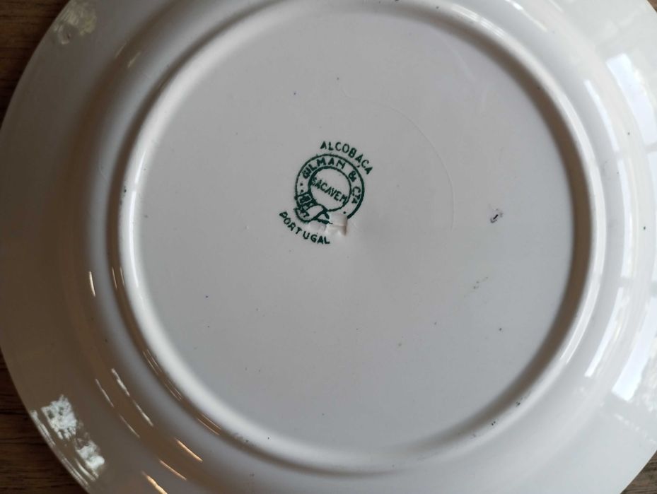 Antigos pratos em faiança Sacavém motivo Alcobaça verde