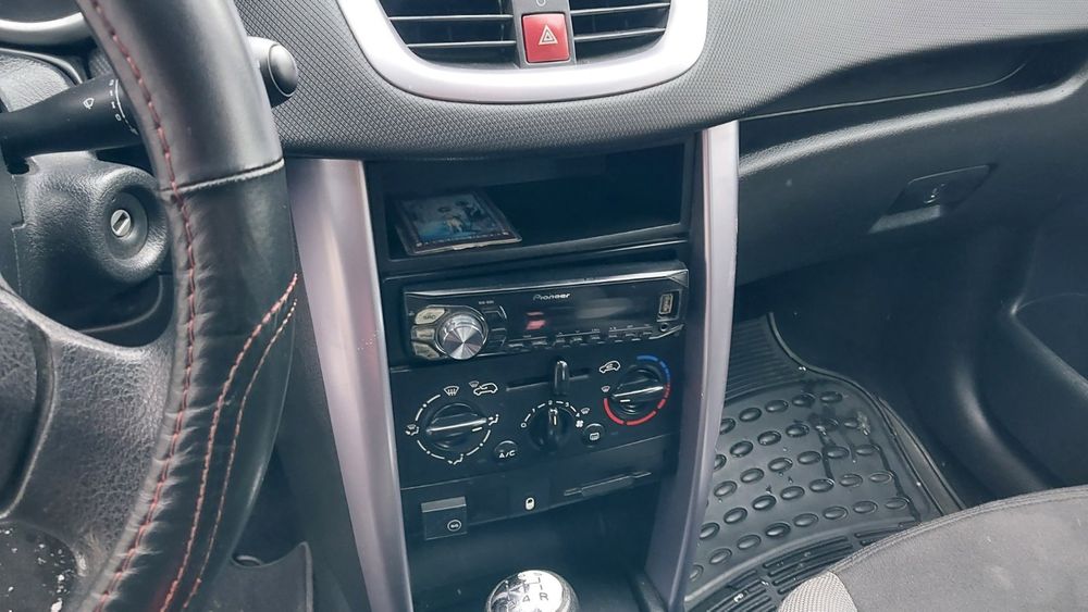 Продам Peugeot 207 1.4 газ бензин