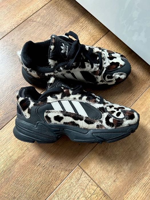 Mega buty Adidas z futerkiem 38, nowe bez metek , rozmiar wypada stan.