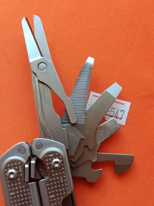 Мультитул Leatherman Free P2