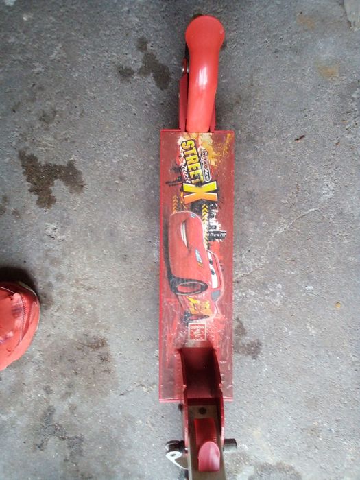 Trotineta de criança cars