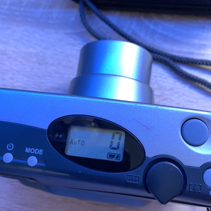 Плівковий фотоапарат Carena Data AF Super Zoom 70