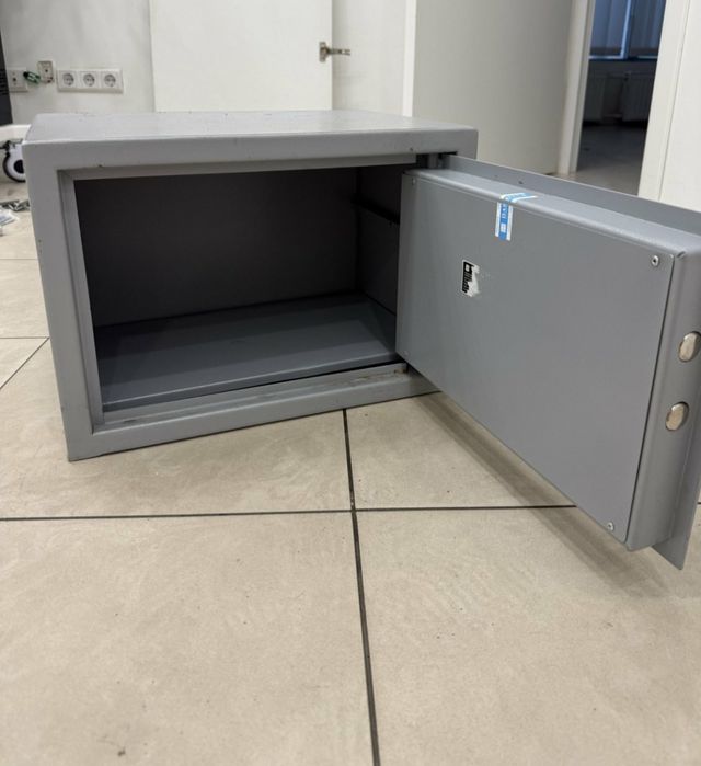 Продам сейф для зберігання антикваріату та інших цінностей