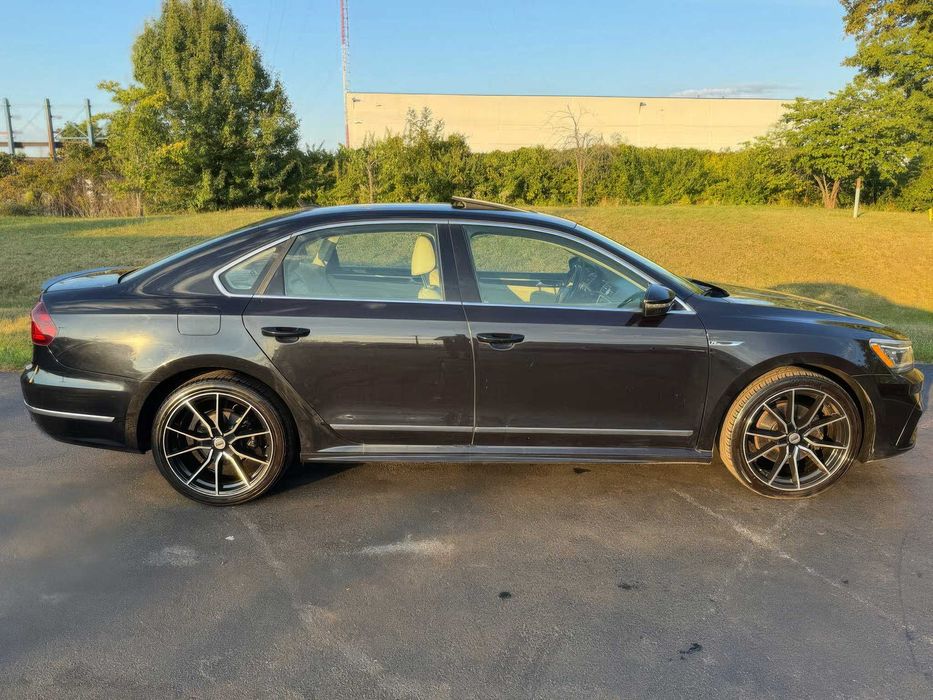 Volkswagen Passat SE R-Line      2019