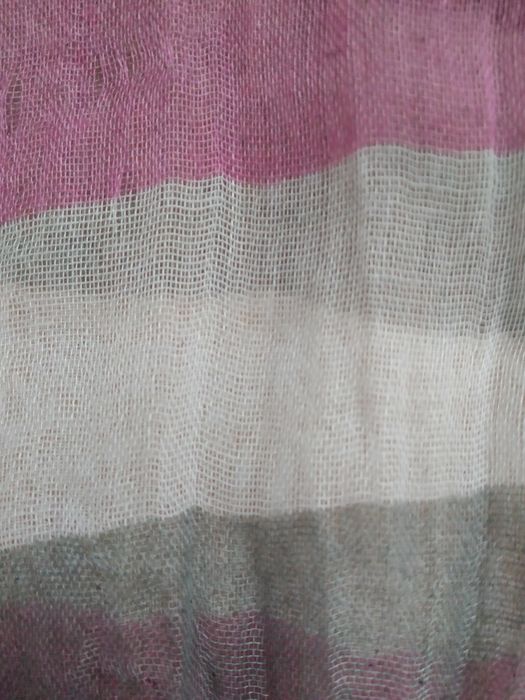 Cienki damski szaliczek