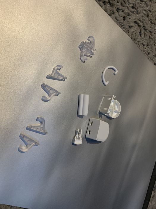 Сонцезахисна шторка на мансардне вікно 40х60 см