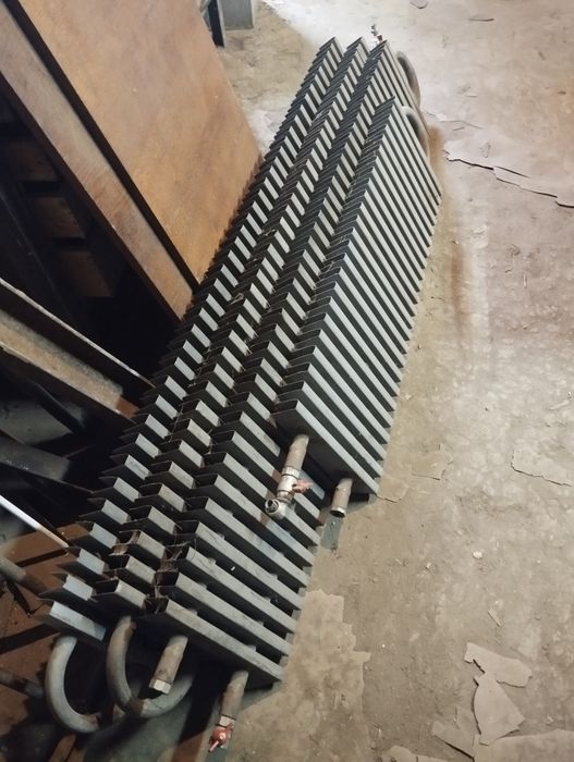 Продам батареи металлические