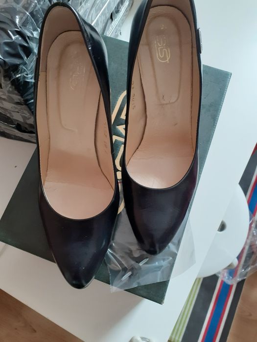 Buty na obcasie 38