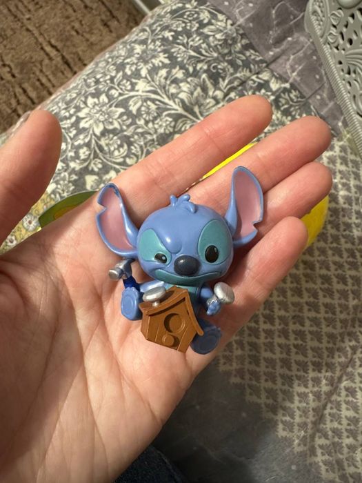 Фігурка-сюрприз у капсулі ананасу Stitch S5 - Стіч