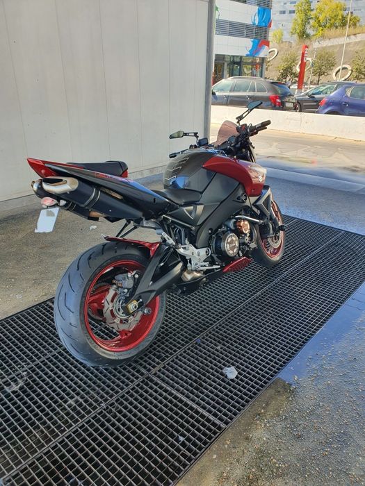 Suzuki B-king -203 CV -  material de origem acompanha a mota