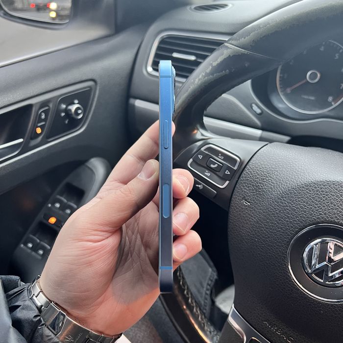 iPhone 13 256GB Blue