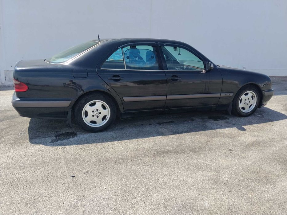 Mercedes Benz E 220