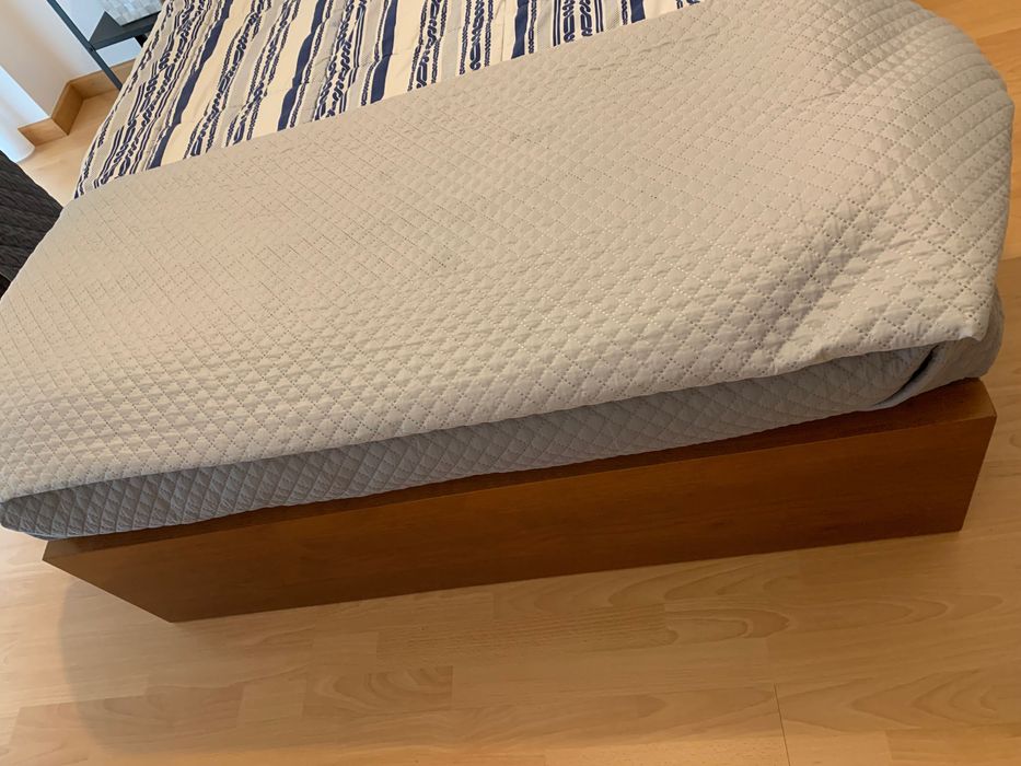 Cama corpo e meio em madeira maciça cerejeira