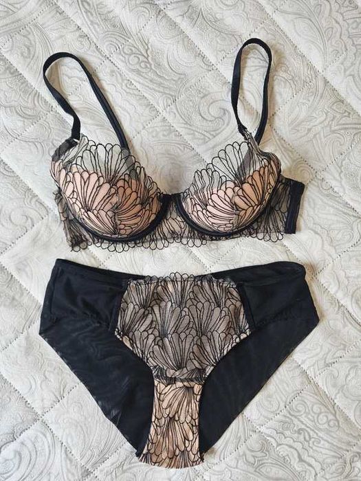 Piękny komplet bielizny Sinsay