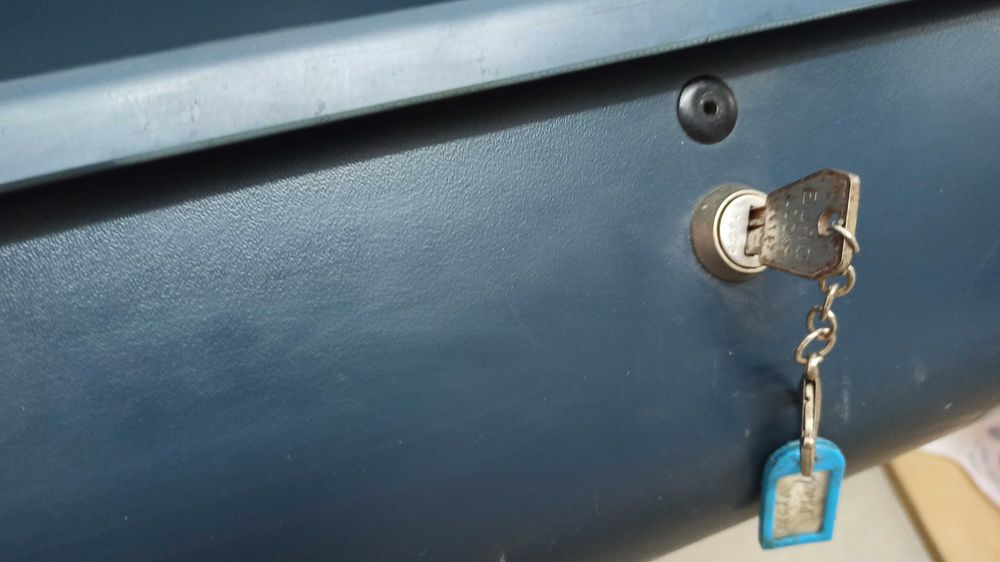 Mala de tejadilho usada.