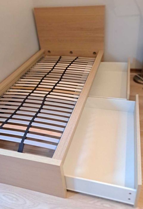Łóżko Ikea MALM  90x200, szuflady, stelaż