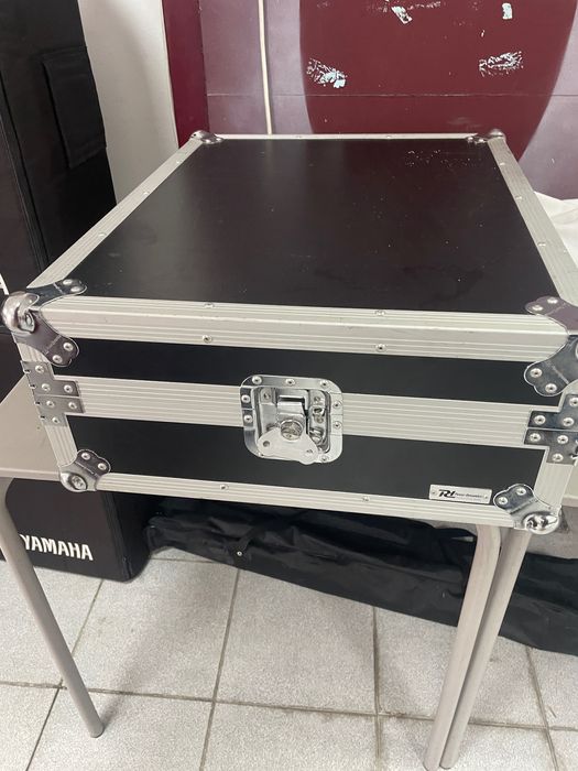 Mesa Mistura Yamaha + Hard Case / 16 canais (como nova)