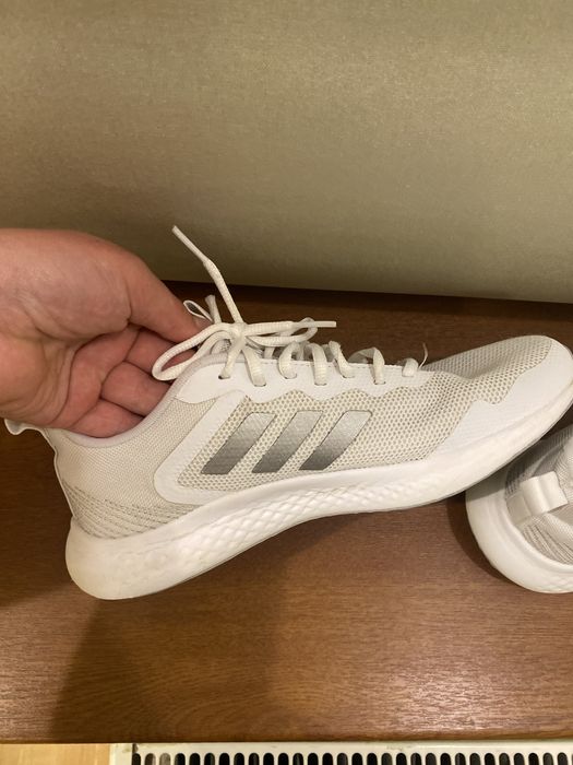 Кросівки Adidas v