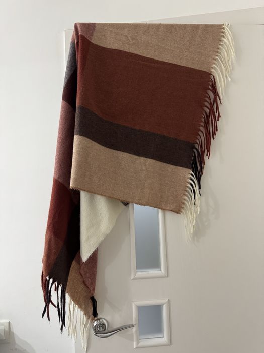 Теплий шарф у клітинку