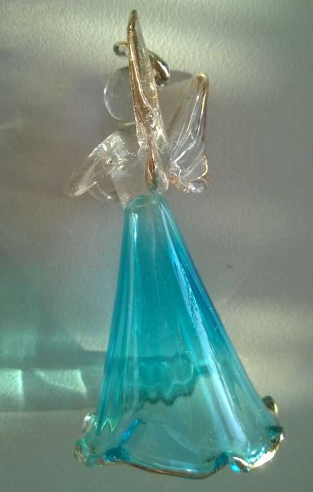 Figurki Aniołków Figurka Aniołek szklany stojący modlący się 8cm