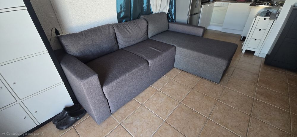 Sofá cama com chaise-lounge reversível e baú