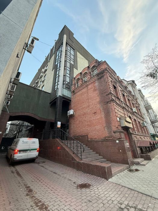 Продам здание на ул. Воскресенская