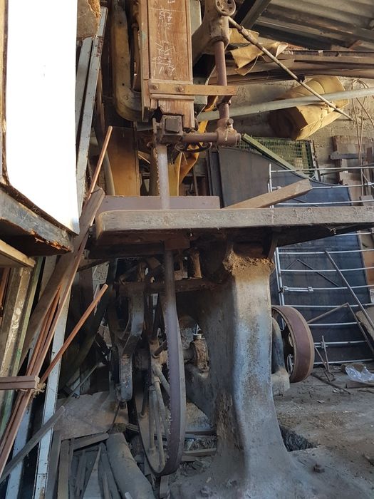 Serra Eletrica Antiga