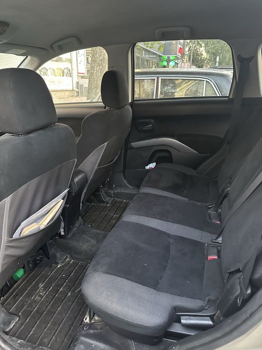 Mitsubishi outlander xl