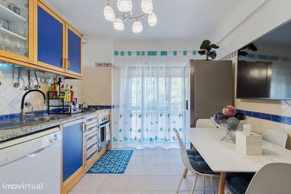 Paivas / Amora - Apartamento T3 Com Garagem