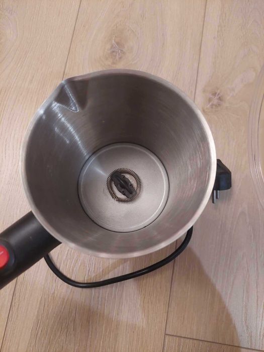 Spieniacz do mleka elektryczny, metalowy, srebrny, IdeenWelt