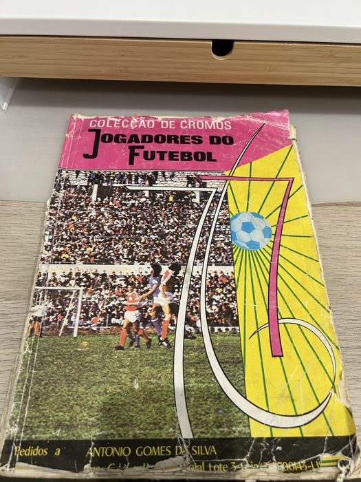 Caderneta Futebol Completa - Liga Portuguesa 76/77 (Eusébio, Benfica, Sporting, Porto)