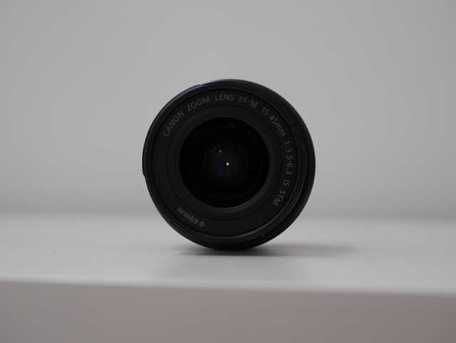 Camara Canon Eos M6 + Lente EF-M 15–45mm