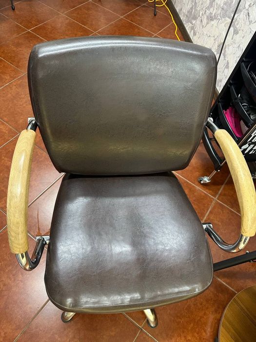 Крісло для офіса(перукарське)