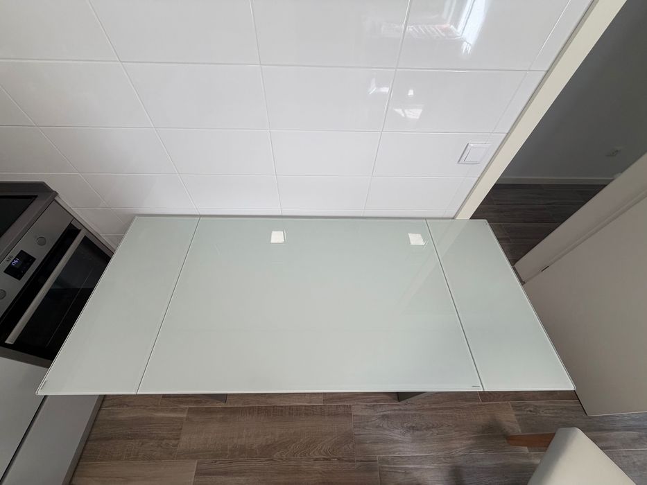 Mesa de vidro extensível