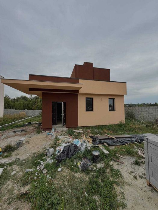 Продаж сучасного двоповерхового будинку в Оброшино