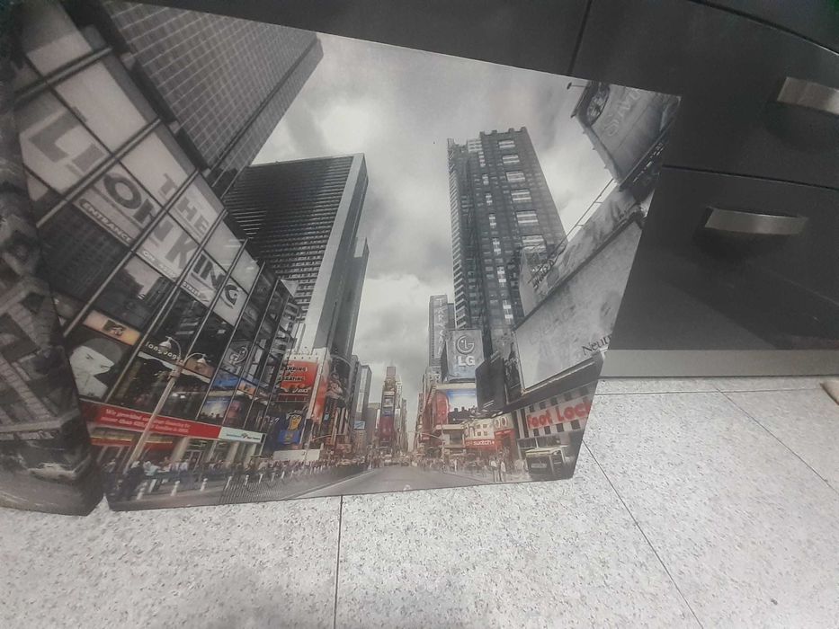 Quadros cinza/preto/vermelho