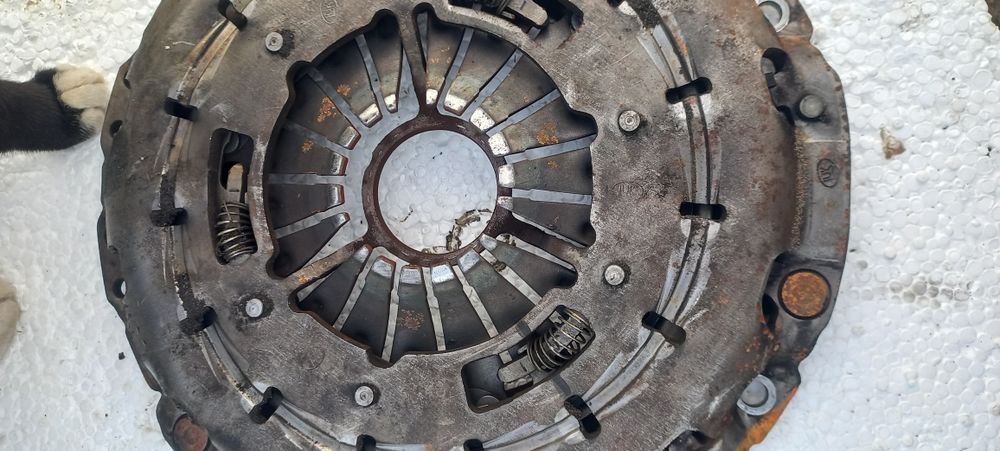 Демпферний маховик сцеплення C0704075 двухмасовий маховик bmw e87 2.0