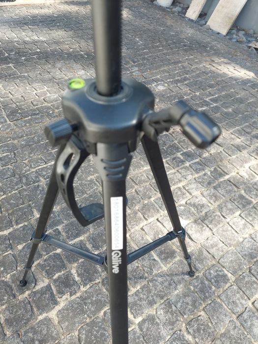 Tripé para máquina fotográfica ou telemóvel Qilive
