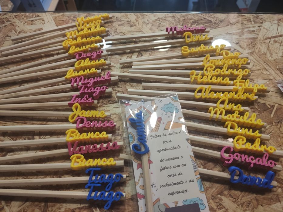 Canetas e lápis personalizados
