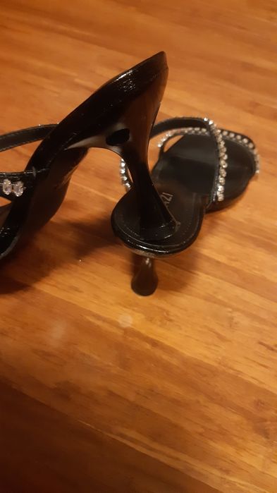 Szpilki, klapki z cyrkoniami Quazi 37