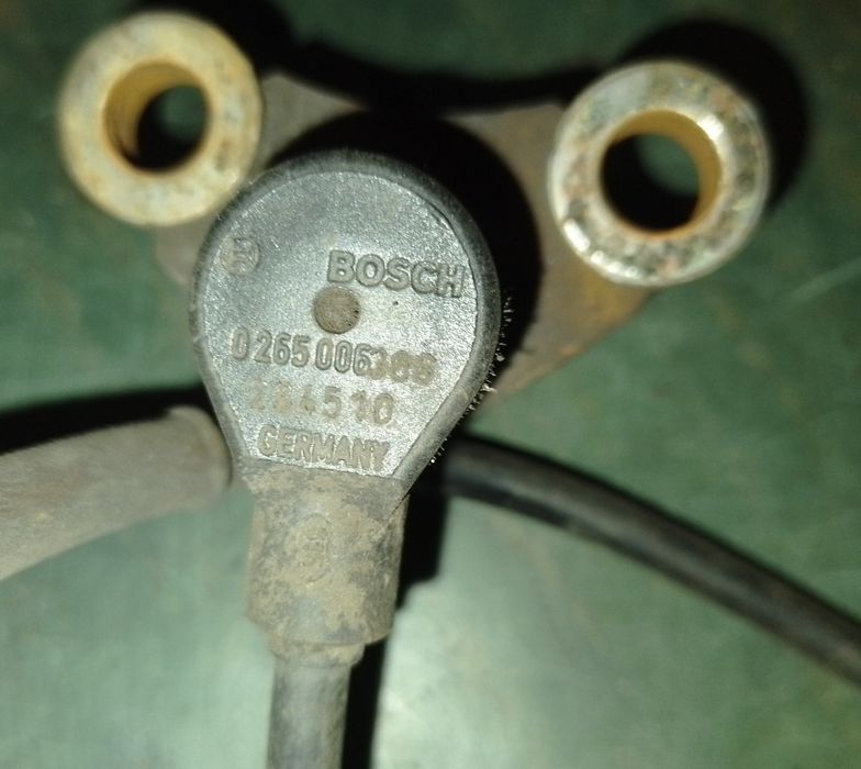 Датчик ABS Mitsubishi.