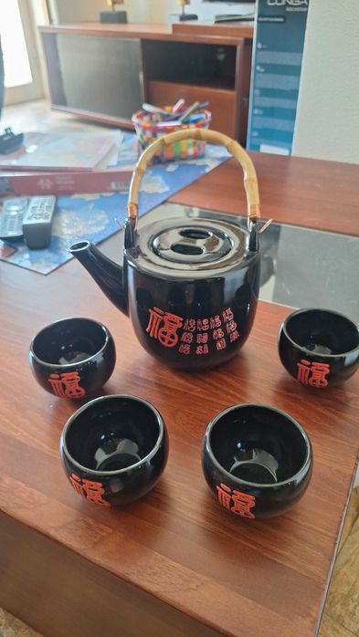 Conjunto de Chá Oriental / Chinês (Como Novo) – Bule + 4 Chávenas