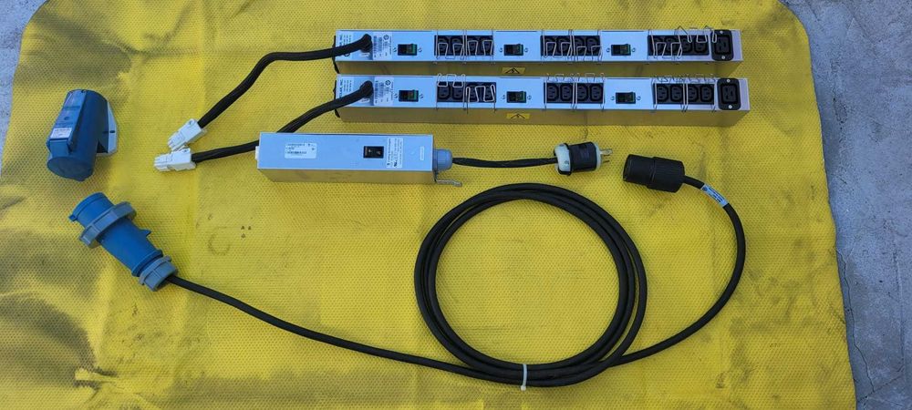 Régua de destribuição de Energia (PDU POWER EMC)