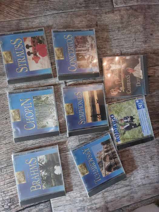 Płyty stare CD 8 szt. używane w pudełkach