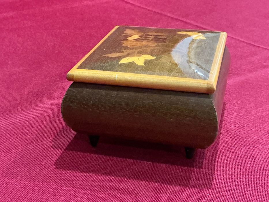 Caixa joias com 11x9 cm ,anúncios abaixo
