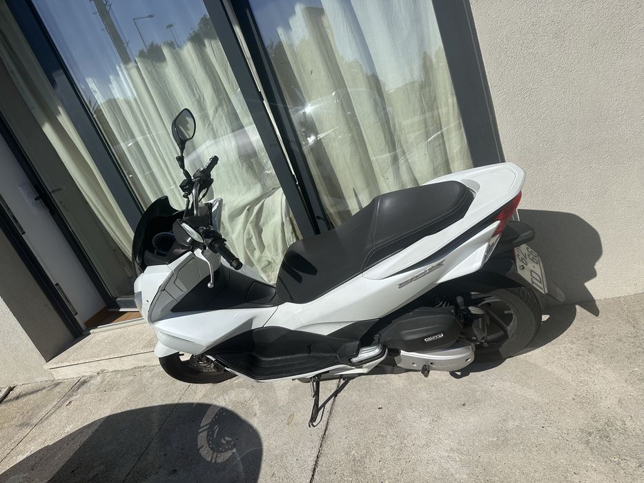 Honda PCX 125 — 2017 — APENAS 15.900 KM!